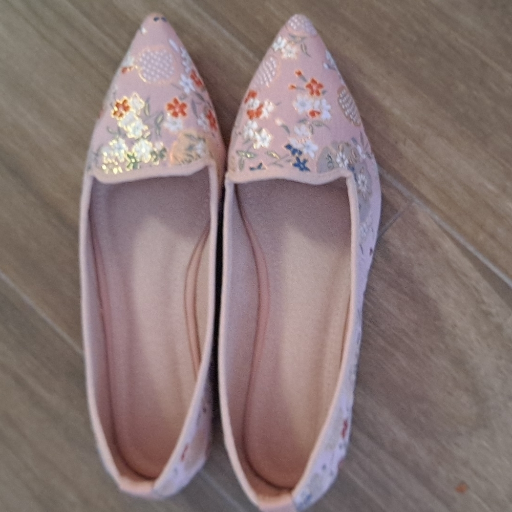 Shoes - Picture 3 of 3